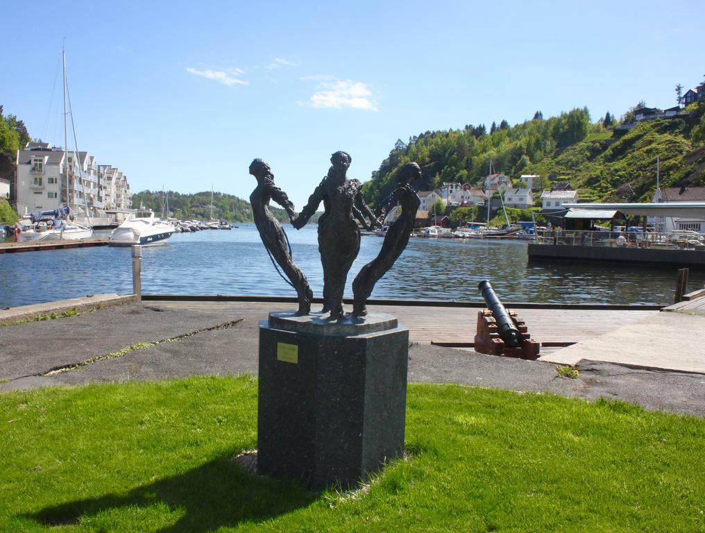 Tvedestrand Fjordhotell - Unike Hoteller Экстерьер фото