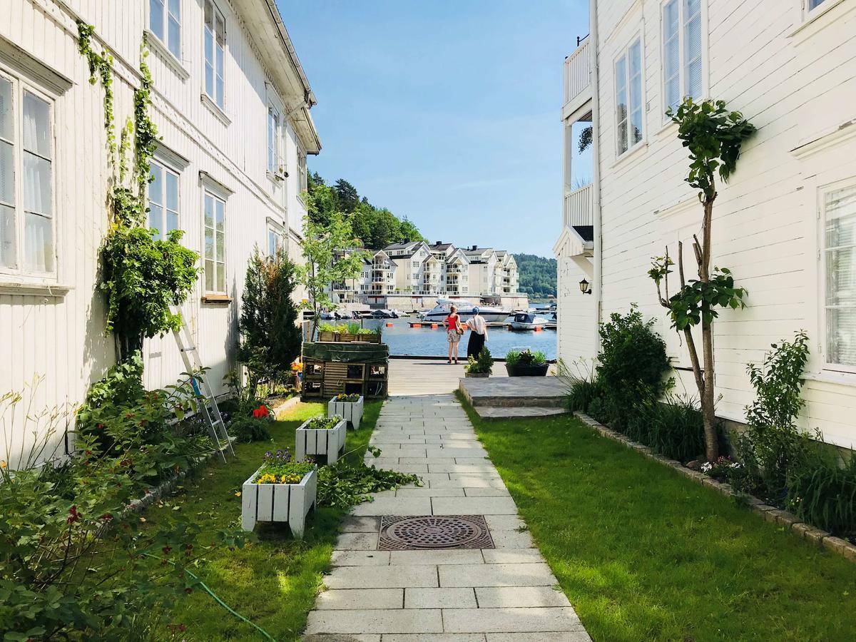 Tvedestrand Fjordhotell - Unike Hoteller Экстерьер фото