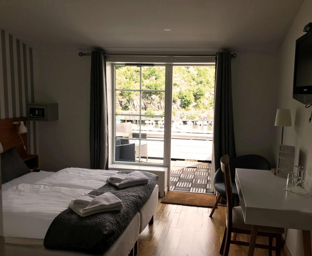 Tvedestrand Fjordhotell - Unike Hoteller Экстерьер фото